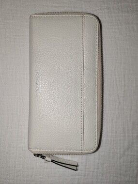 Ashwood Genuine Leather Zip Wallet *Like New*